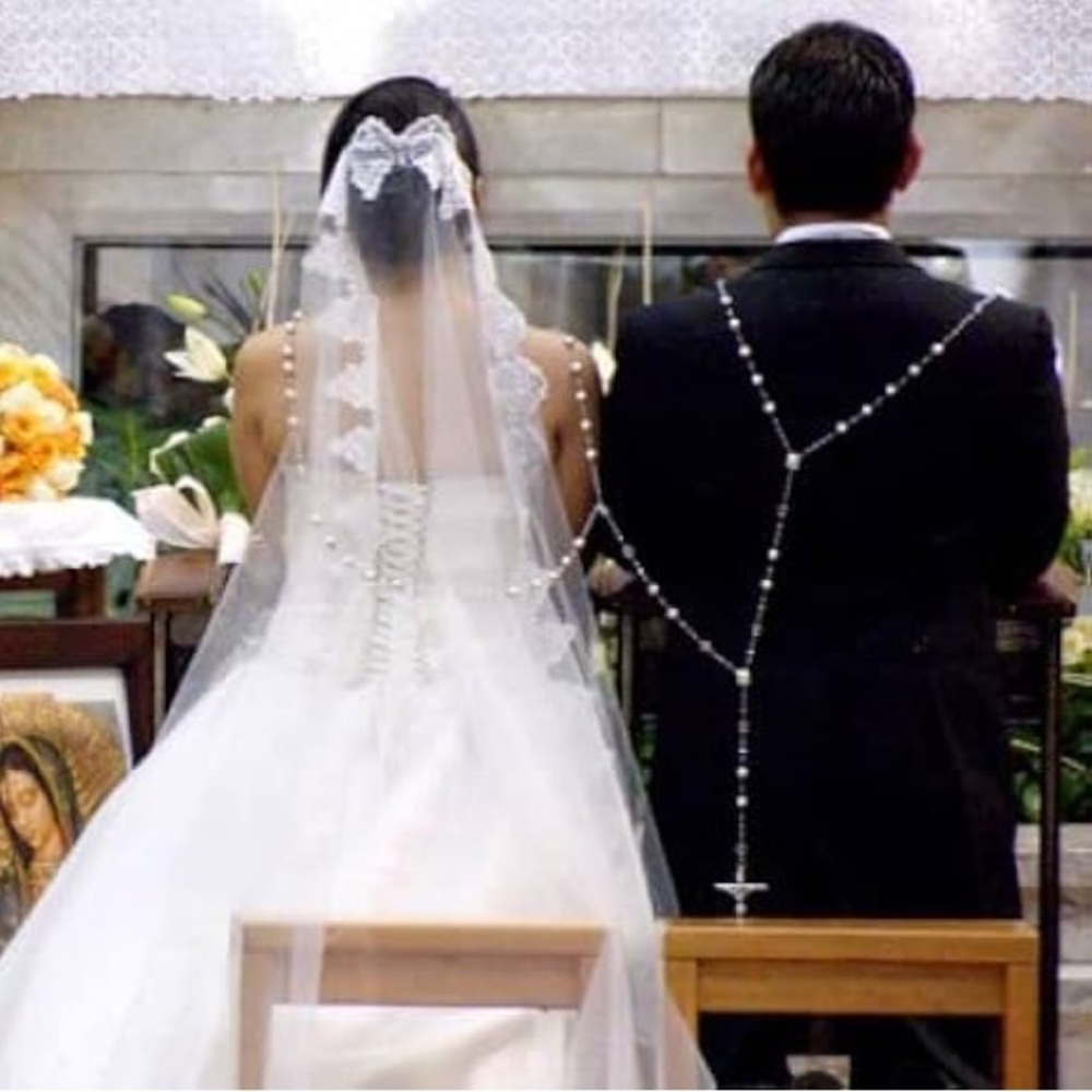 Crystal wedding lasso